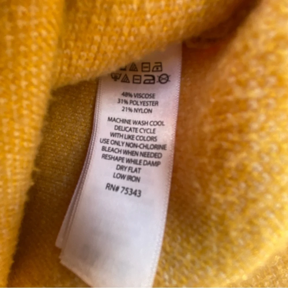 Tahari Yellow Checkered Sweatshirt size small top - Picture 3 of 10